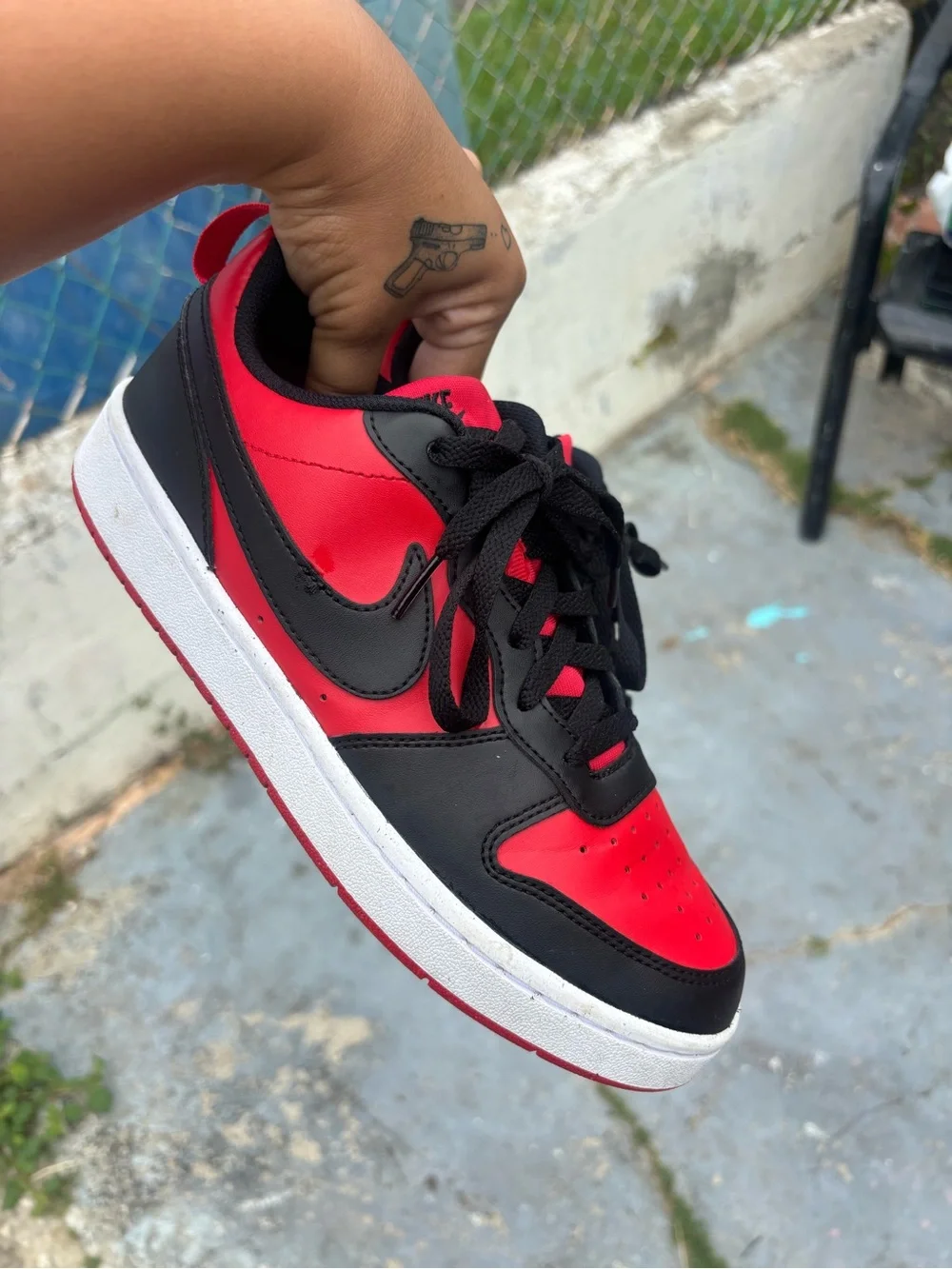 Nike Kids Low-Top Sneakers - Black & Red
